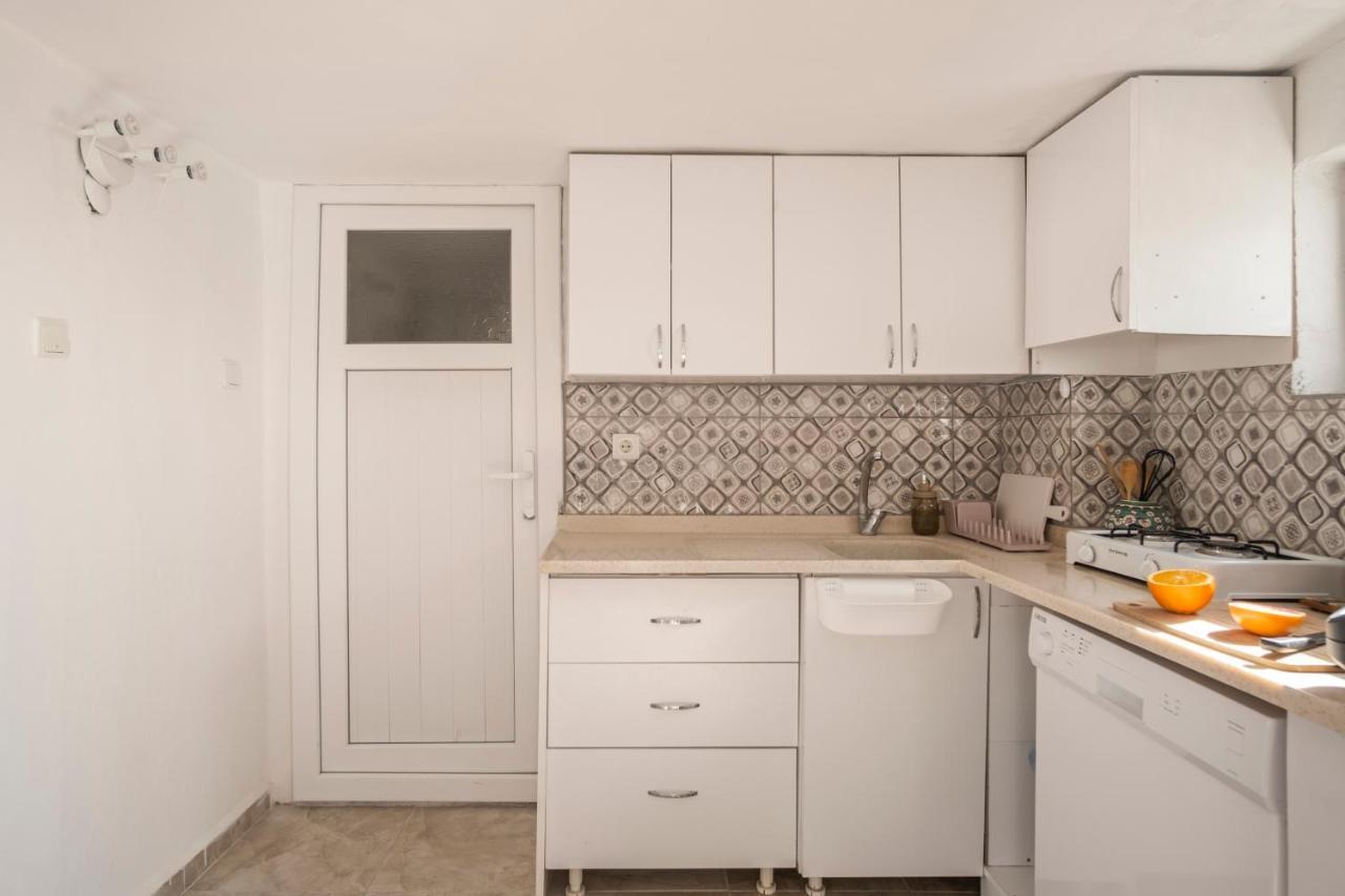 Central, Cozy, 15 Min Walk To The Beach, Fast Wi-Fi, Free Parking, 4Ppl Bodrum Exteriör bild