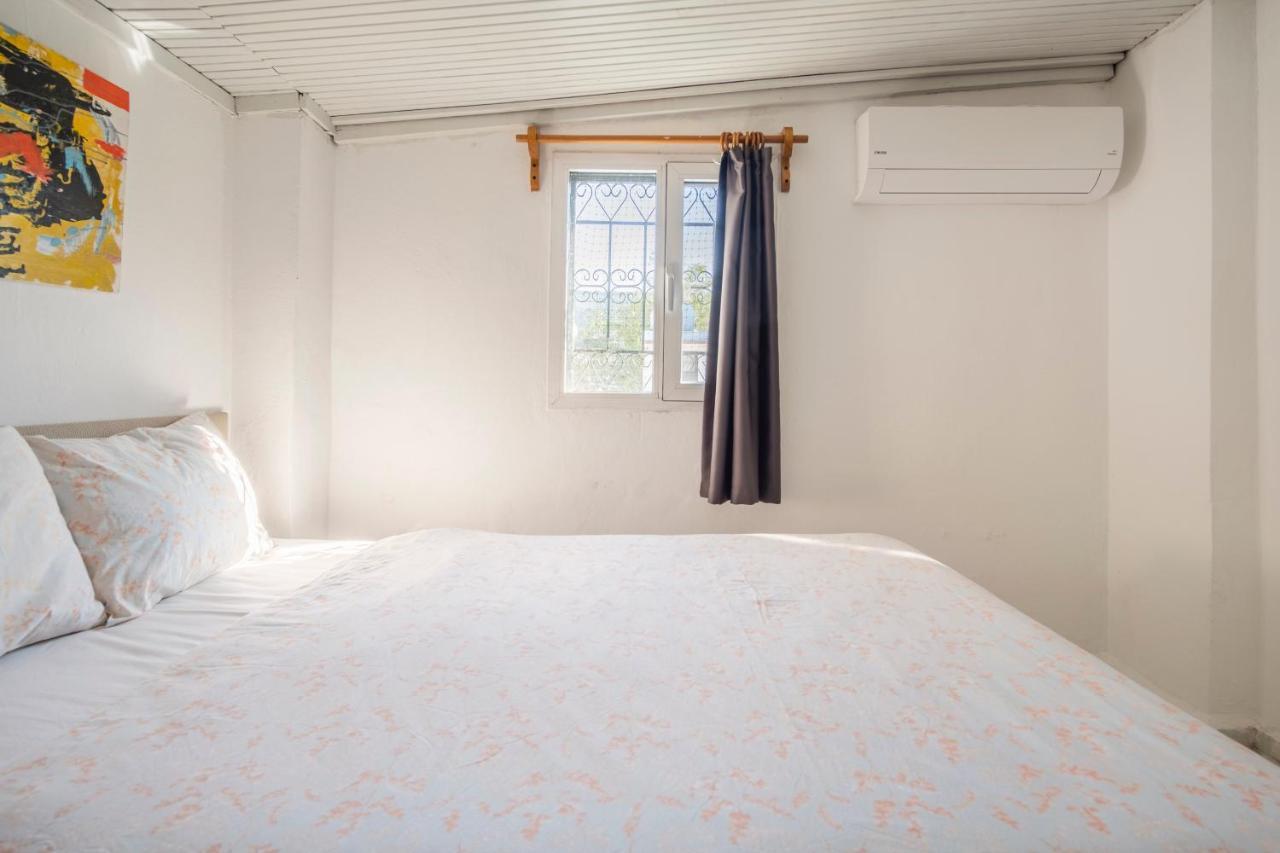 Central, Cozy, 15 Min Walk To The Beach, Fast Wi-Fi, Free Parking, 4Ppl Bodrum Exteriör bild